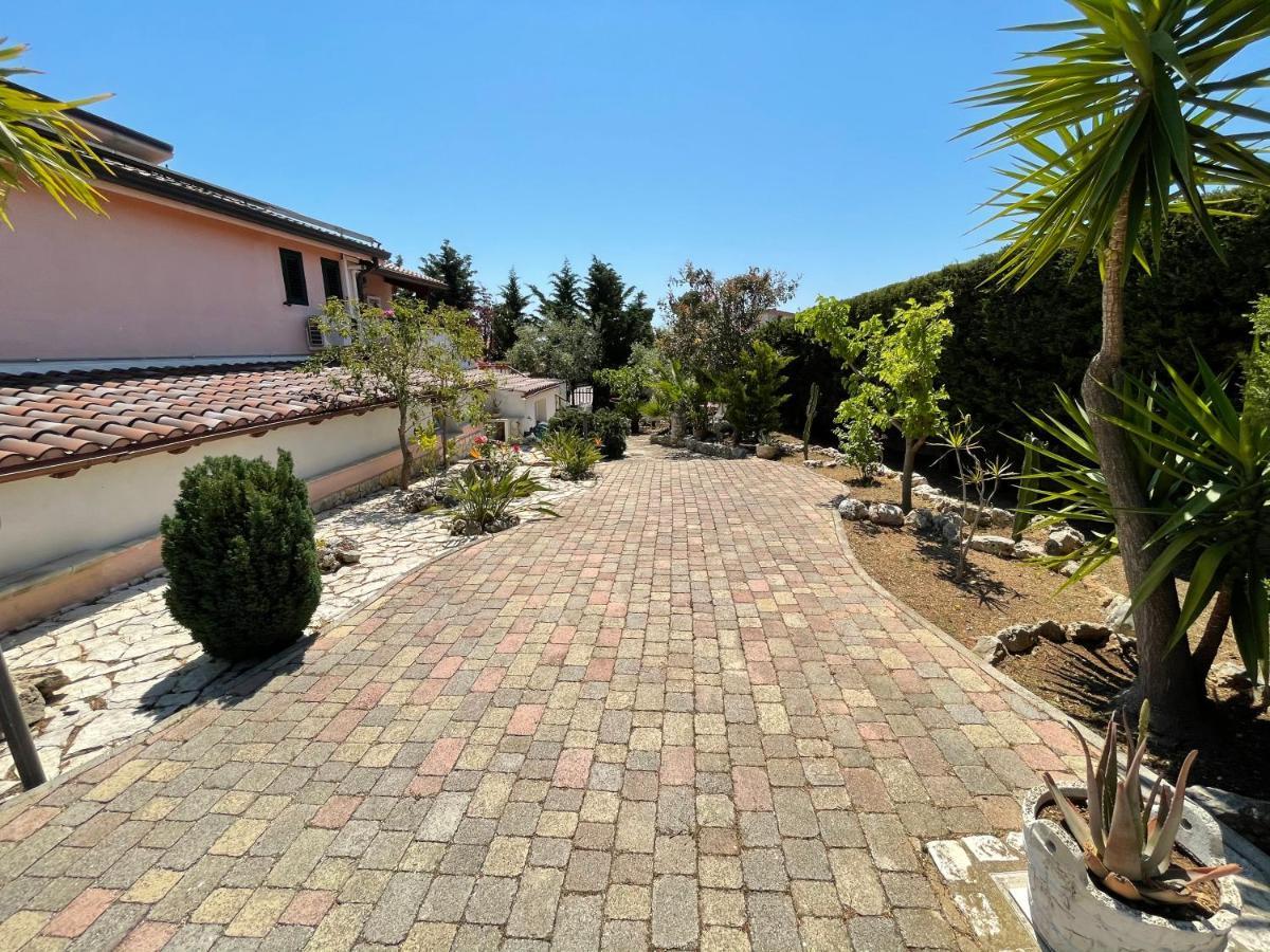Villa Arenella В'єсте Екстер'єр фото